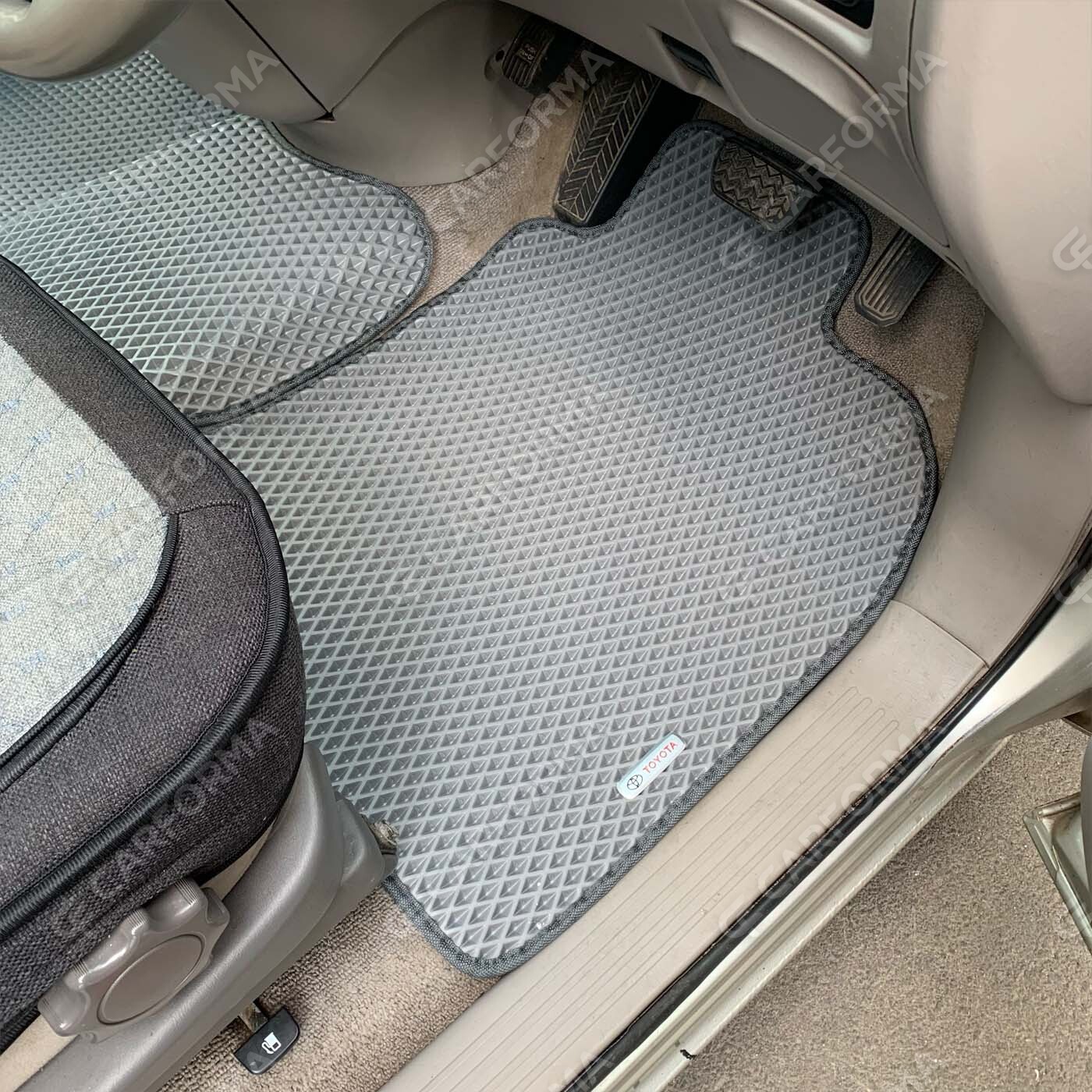 Ворсовые коврики на Toyota Estima II 2000&nbsp;-&nbsp;2005 в Череповеце