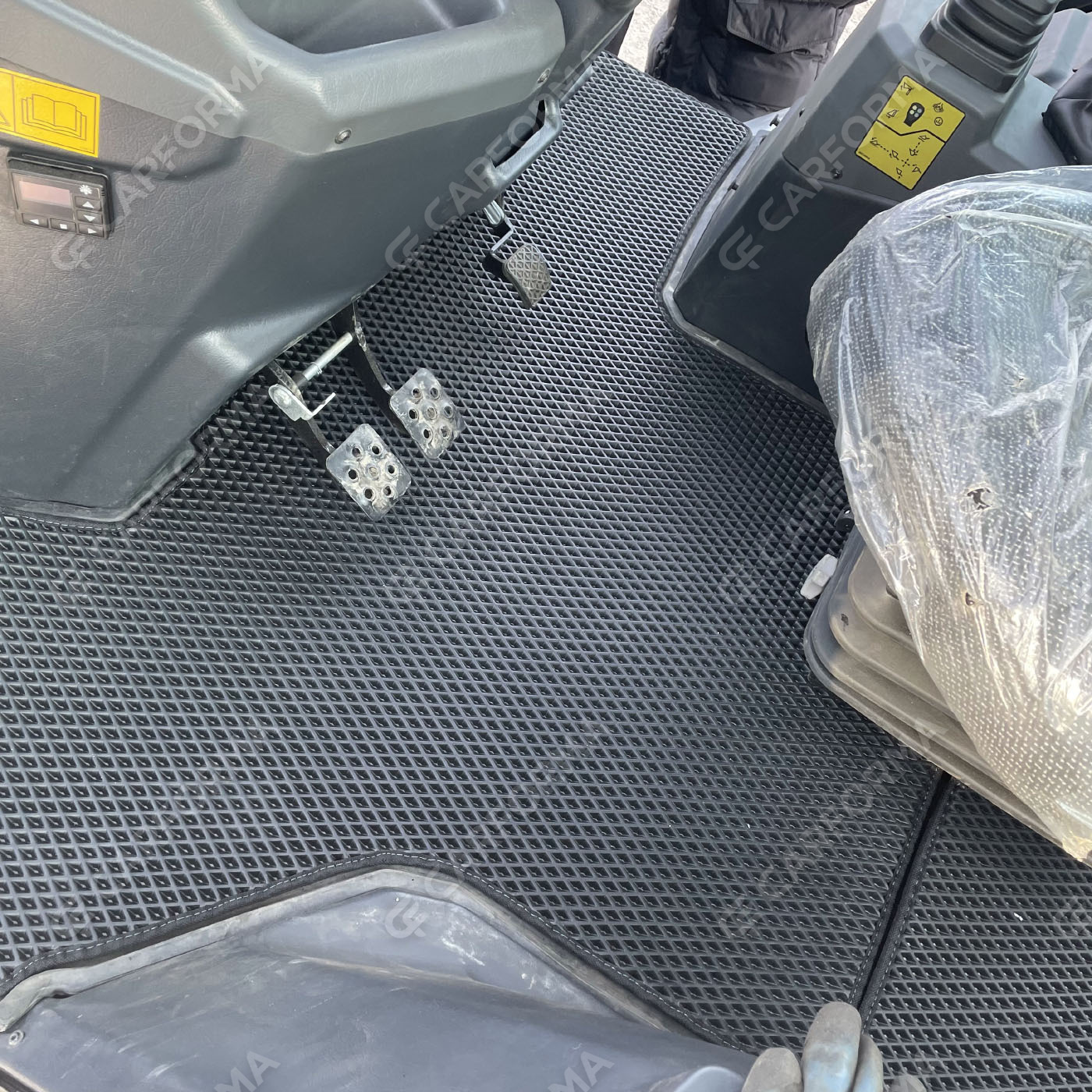 Ворсовые коврики на Спецтехника Экскаватор-погрузчик Cukurova 888  в Череповеце