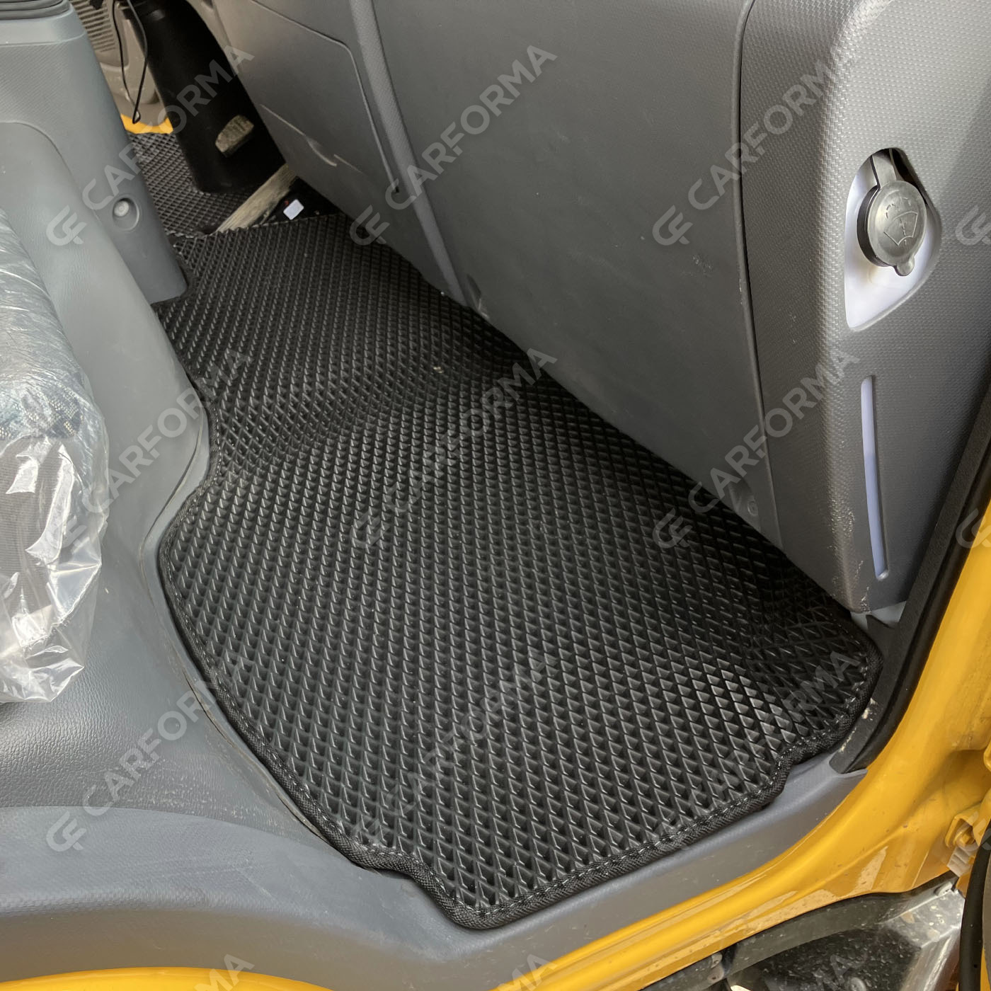 Ворсовые коврики на Isuzu ELF VI широкая кабина 2006&nbsp;-&nbsp;2026 в Череповеце