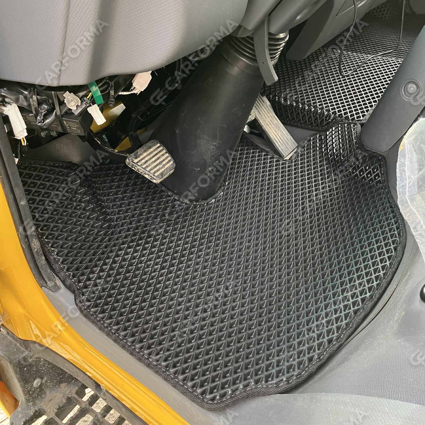 Ворсовые коврики на Isuzu ELF VI широкая кабина 2006&nbsp;-&nbsp;2026 в Череповеце