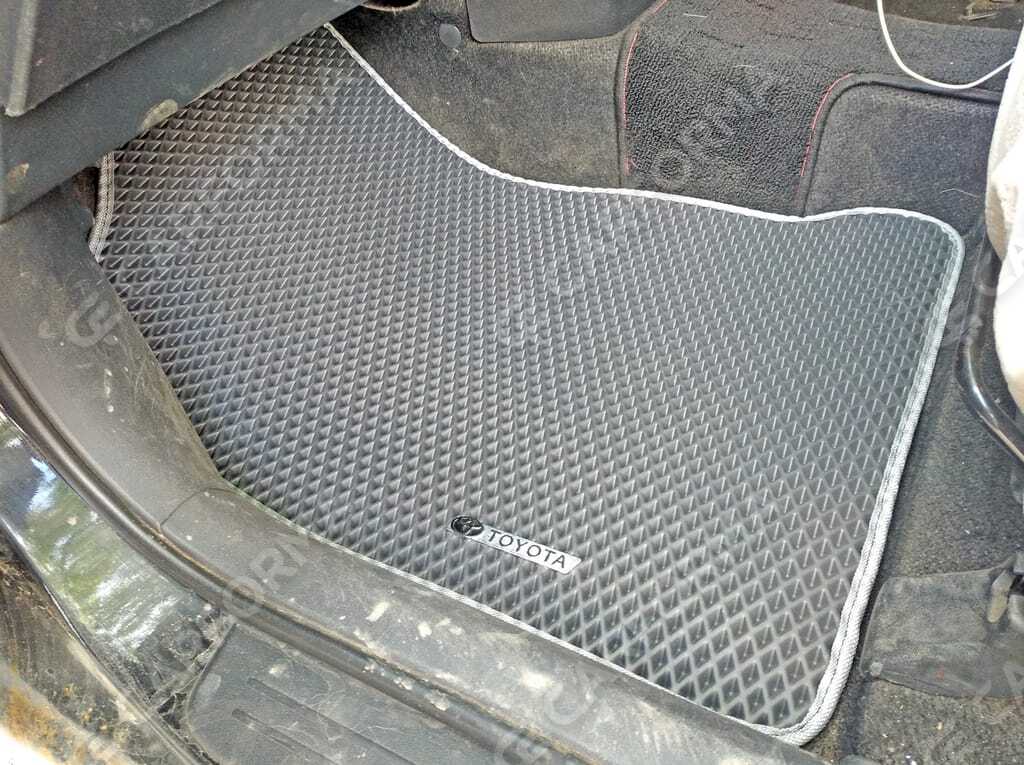 Ворсовые коврики на Toyota Wish I 2003&nbsp;-&nbsp;2009 в Череповеце
