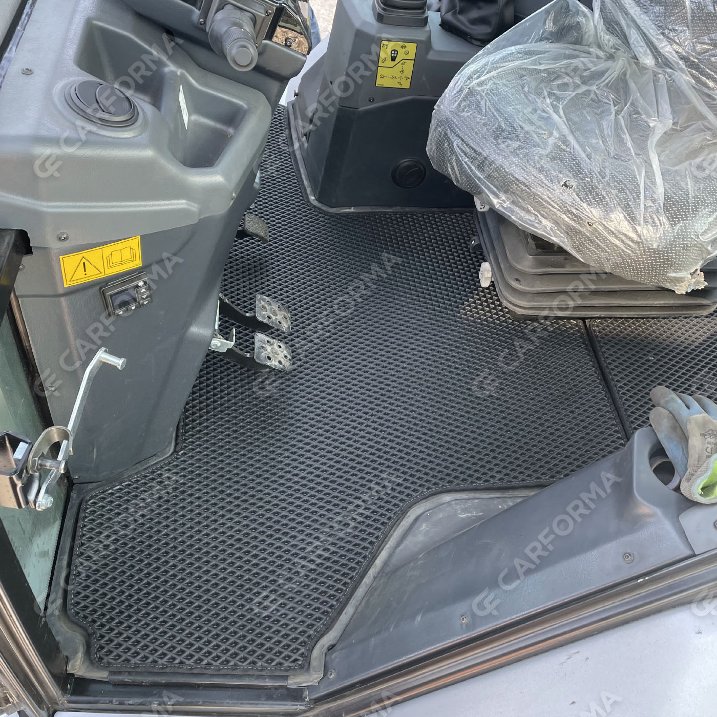 Ворсовые коврики на Спецтехника Экскаватор-погрузчик Cukurova 888  в Череповеце