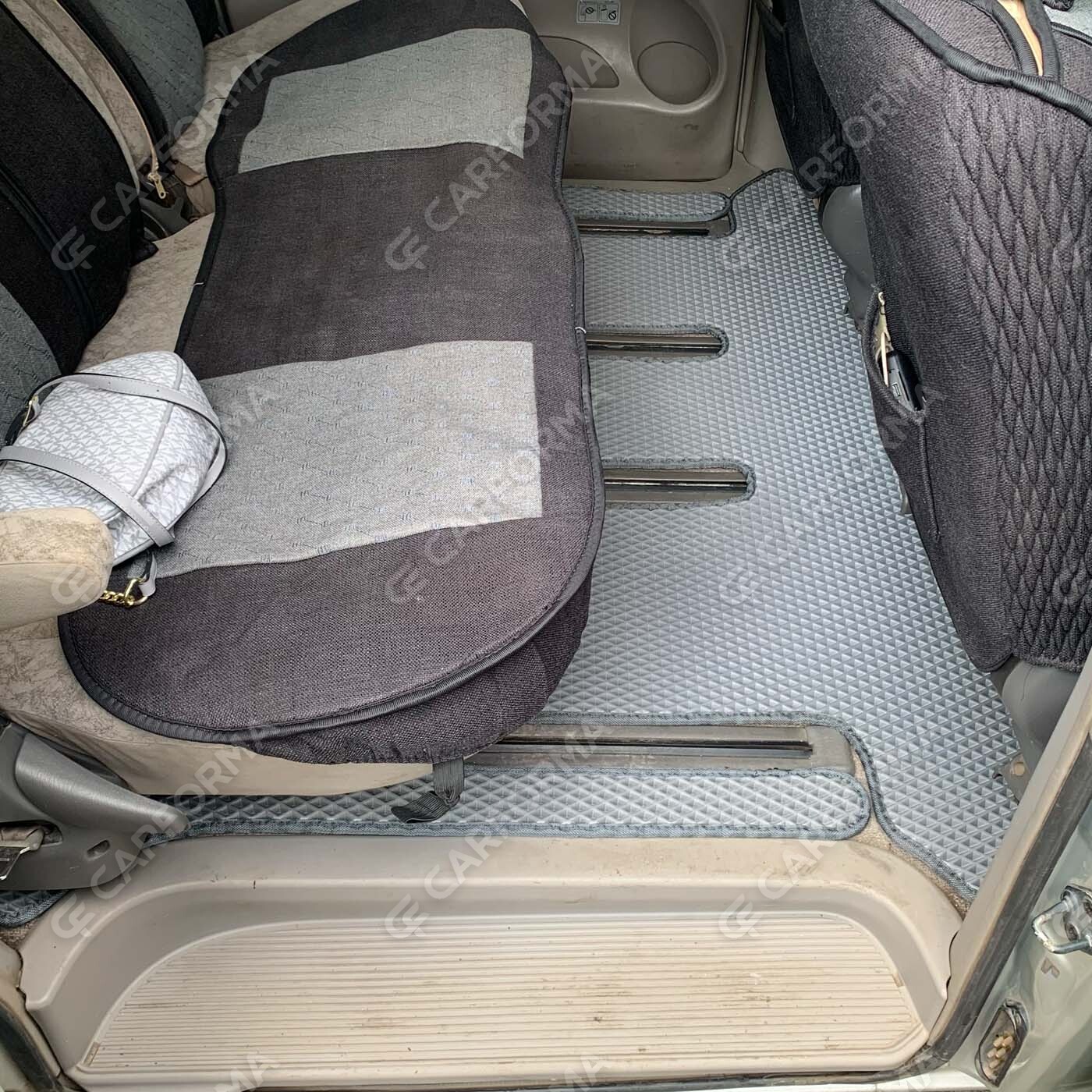 Ворсовые коврики на Toyota Estima II 2000&nbsp;-&nbsp;2005 в Череповеце