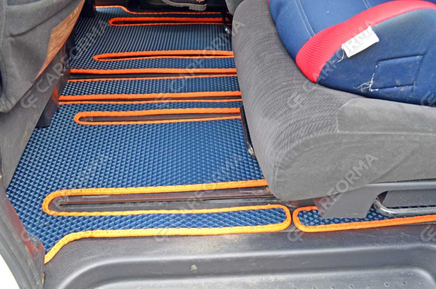 Ворсовые коврики на Nissan Serena (C25) 2005&nbsp;-&nbsp;2010 в Череповеце