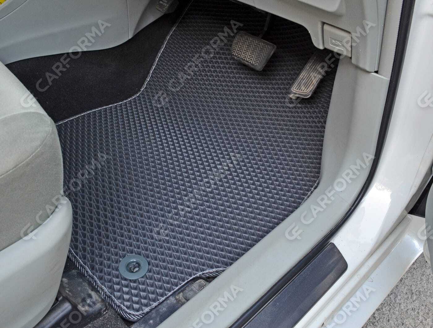 Ворсовые коврики на Toyota Prius Alpha 2011&nbsp;-&nbsp;2021 в Череповеце