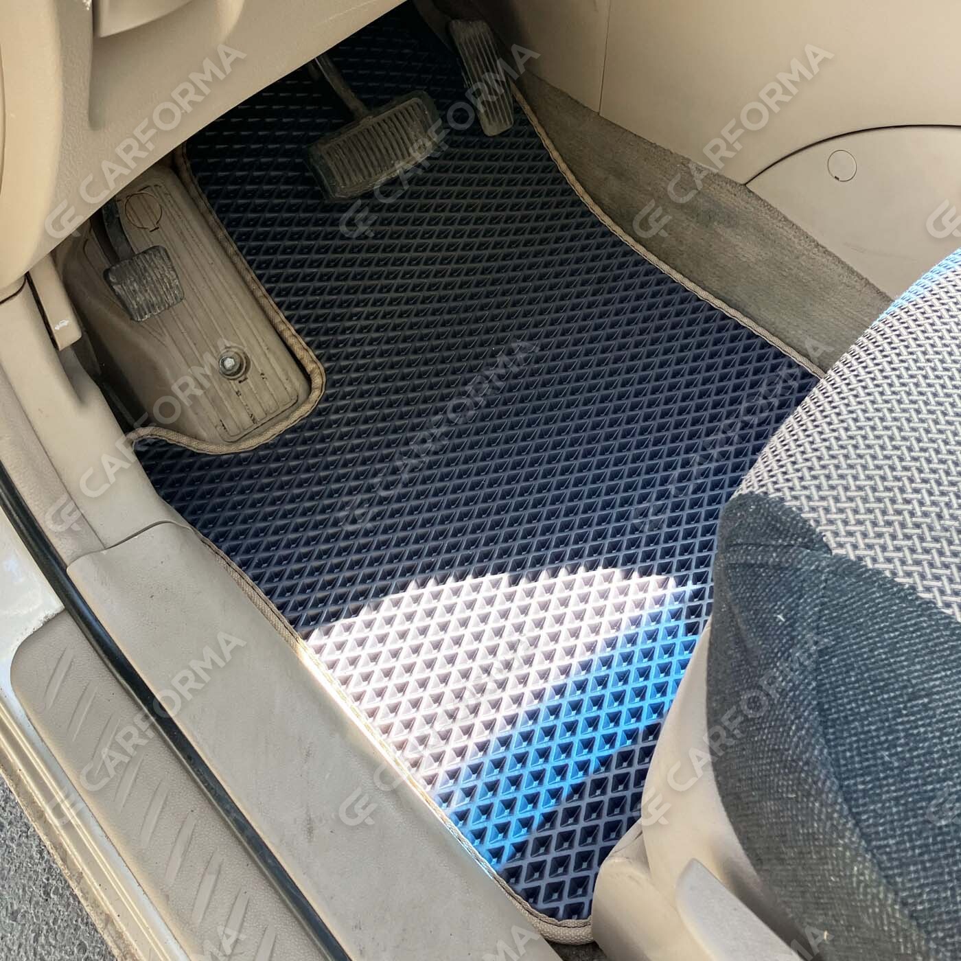 Ворсовые коврики на KIA Carens II 2006&nbsp;-&nbsp;2012 в Череповеце