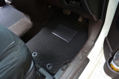 Коврики на Toyota Porte II 2012&nbsp;-&nbsp;2020 в Череповеце