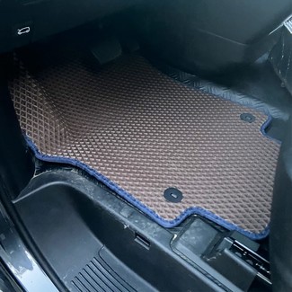 Ворсовые коврики на Hyundai Staria 8 мест (4 ряда) 2021&nbsp;-&nbsp;2026 в Череповеце