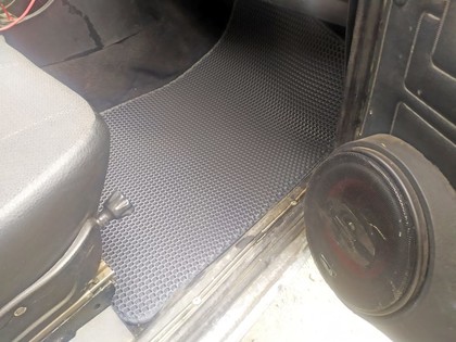 Коврики на Lada (ВАЗ) 2101, 2102, 2103, 2104, 2105, 2106, 2107 1970&nbsp;-&nbsp;2012 в Череповеце