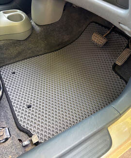 Коврики на Toyota Vitz I 1998&nbsp;-&nbsp;2005 в Череповеце