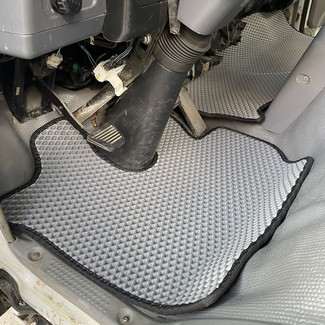 Ворсовые коврики на Isuzu ELF V широкая кабина 1993&nbsp;-&nbsp;2011 в Череповеце