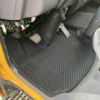 Ворсовые коврики на Isuzu ELF VI широкая кабина 2006&nbsp;-&nbsp;2026 в Череповеце