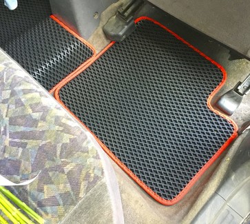 Ворсовые коврики на Nissan Almera I (N15) 1995&nbsp;-&nbsp;2000 в Череповеце