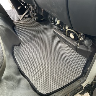 Ворсовые коврики на Isuzu ELF V широкая кабина 1993&nbsp;-&nbsp;2011 в Череповеце