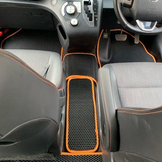 Ворсовые коврики на Toyota Sienta II 2015&nbsp;-&nbsp;2022 в Череповеце