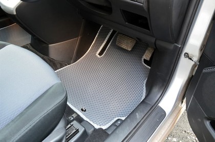 Коврики на Mazda Premacy II 2005&nbsp;-&nbsp;2010 в Череповеце