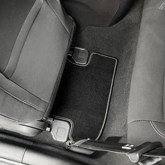 Ворсовые коврики на Ford Mustang VI 2013&nbsp;-&nbsp;2023 в Череповеце