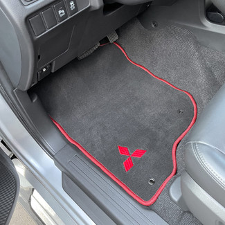 Ворсовые коврики на Mitsubishi Montero Sport III 2015&nbsp;-&nbsp;2026 в Череповеце