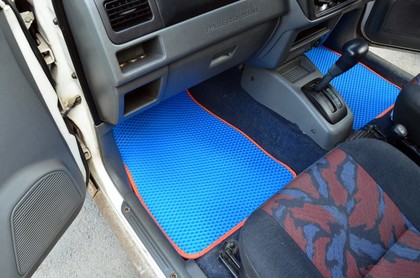 Ворсовые коврики на Mitsubishi Pajero Mini II 1998&nbsp;-&nbsp;2012 в Череповеце