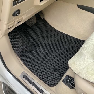 Коврики на Toyota Land Cruiser 300 2021&nbsp;-&nbsp;2026 в Череповеце