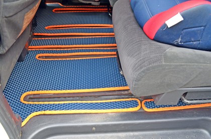 Ворсовые коврики на Nissan Serena (C25) 2005&nbsp;-&nbsp;2010 в Череповеце