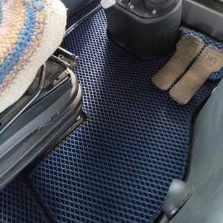 Ворсовые коврики на Спецтехника Экскаватор-погрузчик LiuGong 777A  в Череповеце