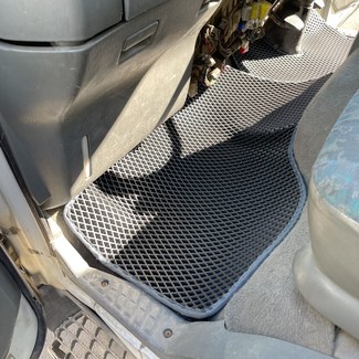 Ворсовые коврики на Mitsubishi Fuso Canter VII узкая кабина 2002&nbsp;-&nbsp;2017 в Череповеце