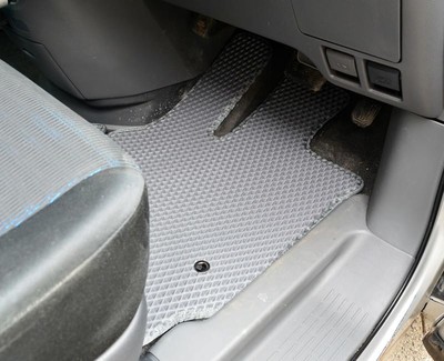 Ворсовые коврики на Toyota Voxy (R70) 2007&nbsp;-&nbsp;2013 в Череповеце