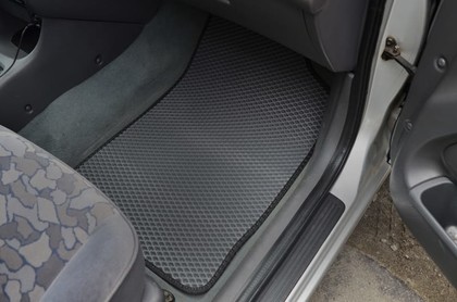 Ворсовые коврики на Toyota Avensis I 1997&nbsp;-&nbsp;2002 в Череповеце