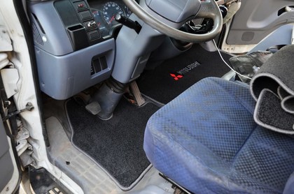 Ворсовые коврики на Mitsubishi Fuso Canter VII широкая кабина 2002&nbsp;-&nbsp;2017 в Череповеце